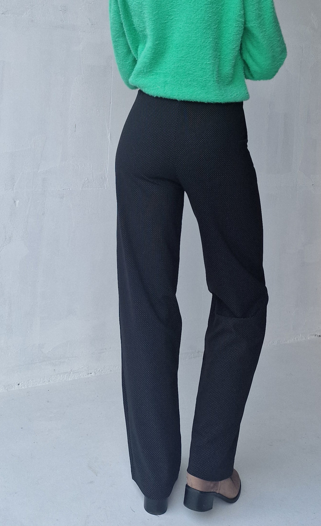 Extra lange Wide-Leg | Schwarze Punkte | Hoch | Größe 34 & 36