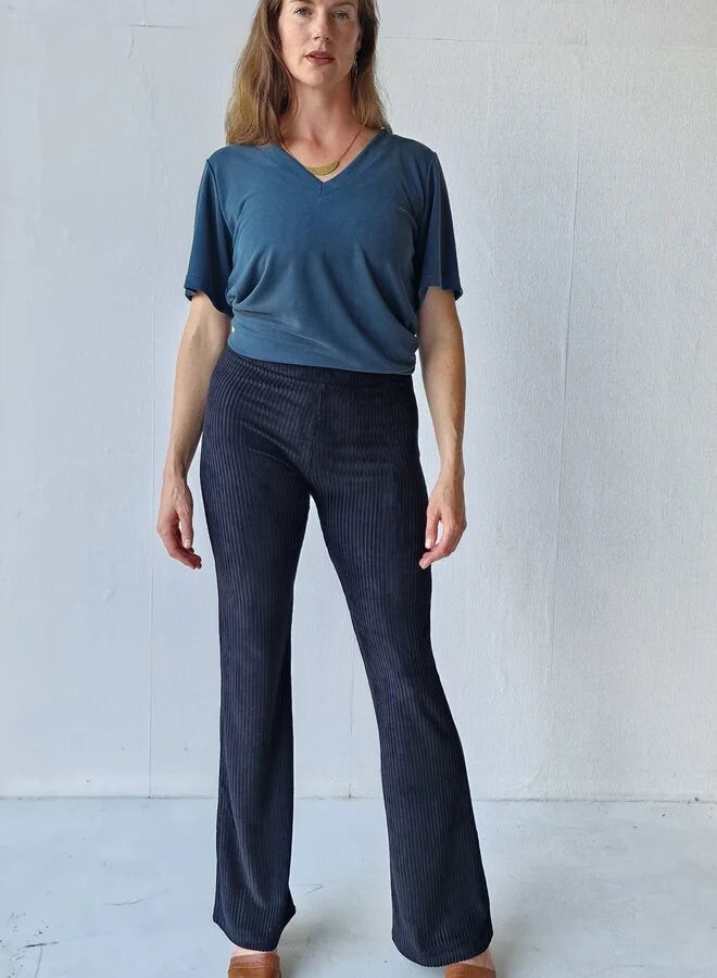 Extra lange, ausgestellte Leggings | gerippt | schwarz | für große Größen | Größe 34 &amp; 36